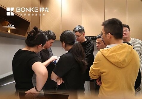 金刚(KingKong)游戏官网开展测量仪培训，赋能定制行业破解量尺痛点！